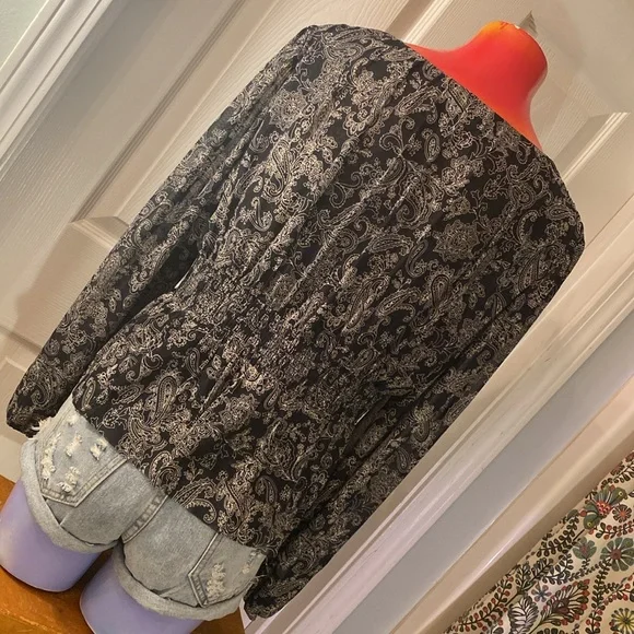 DR2 Long Sleeve V-Neck Peplum Top NWT - Picture 10 of 15